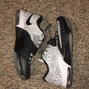 Nike Men’s BHM 9, perfect condition